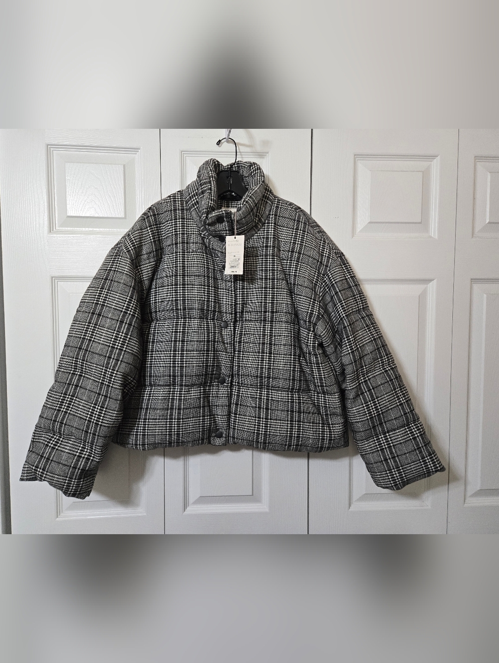 Black & White Plaid Insulated Puffer Jacket w/Pockets, Size XL, New with Tags